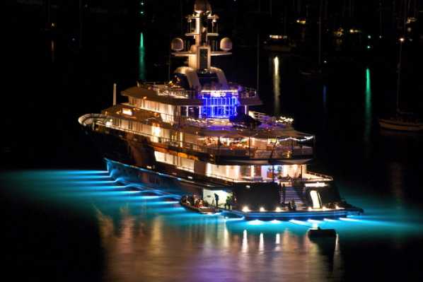 17 August 2010 - 23-47-10.jpg
Superyacht Northern Star arrived in Dartmouth for a party - the Canadian billionaire owner's daughter had wed a local chap. Time for a party!
#SuperyachtNorthernStar